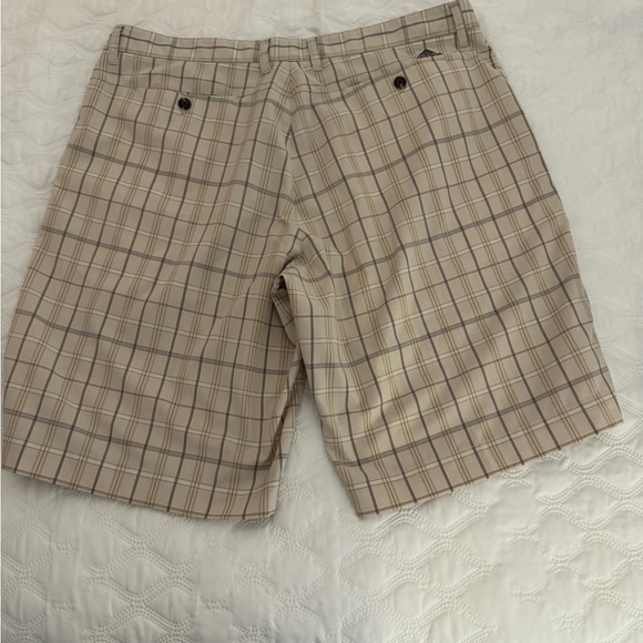 Adidas golf shorts grey cream tan plaid 38 with stretch. Never worn - Picture 4 of 8